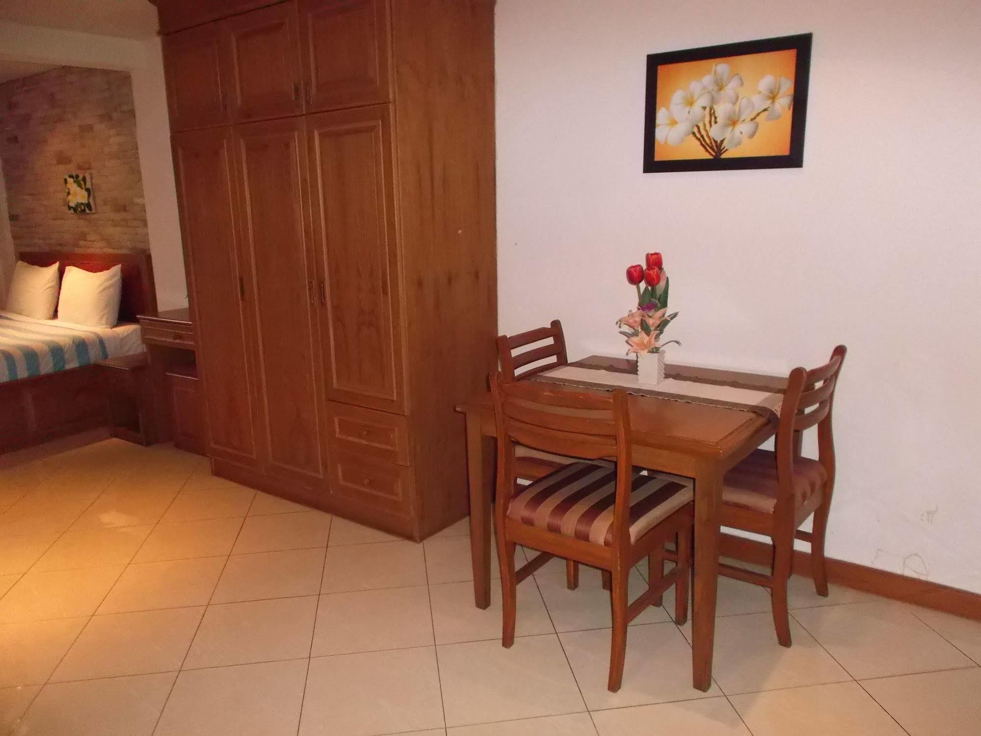 Chaiyapoon Inn Pattaya Εξωτερικό φωτογραφία